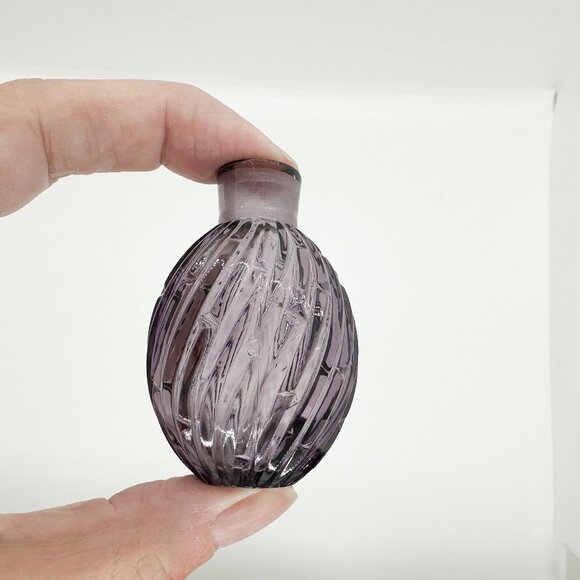 Vintage Perfume Bottle Vase Purple Glass Oval Faceted Miniature Witchy Halloween - Picture 2 of 6